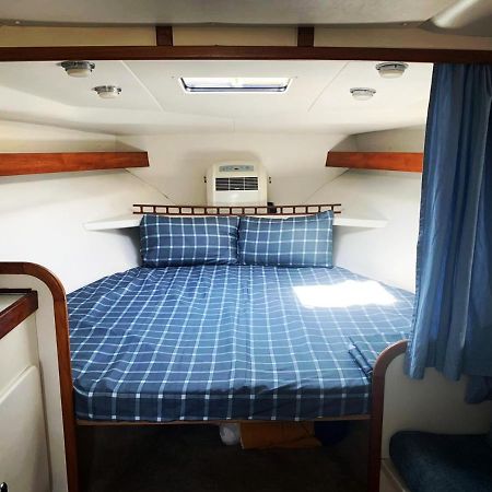 Cozy Private Two Rooms Yacht In Barcelona With Free Parking サン・アドリア・デ・ベソス エクステリア 写真