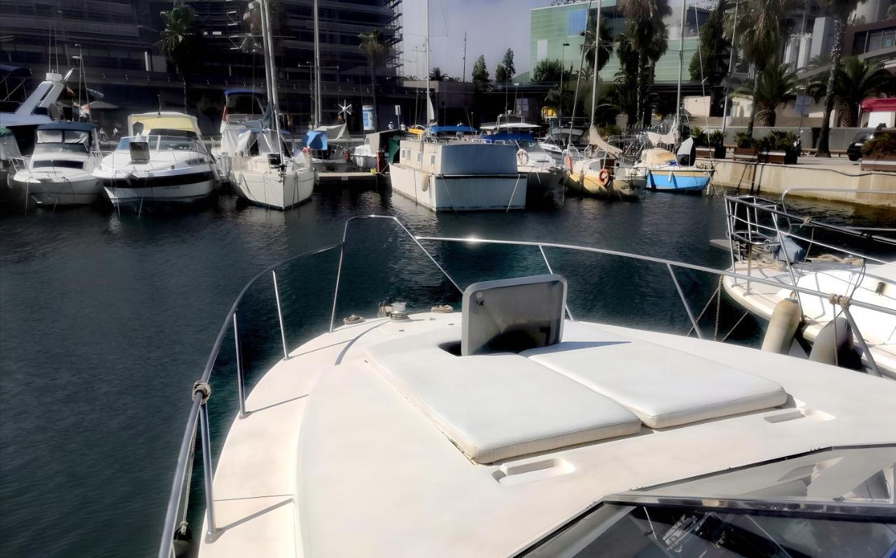 Cozy Private Two Rooms Yacht In Barcelona With Free Parking サン・アドリア・デ・ベソス エクステリア 写真
